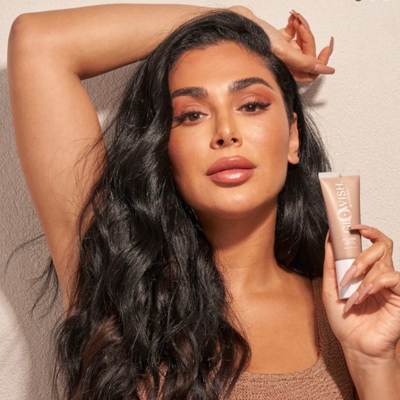 BNIB GLOWISH BY HUDA BEAUTY MULTI DEW SKIN TINT MEDIUM 05 - Picture 3 of 14